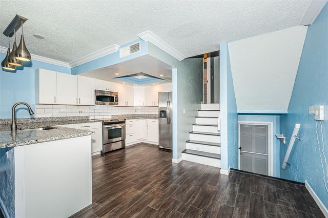 200 MERES BOULEVARD 21, Tarpon Springs, FL 34689