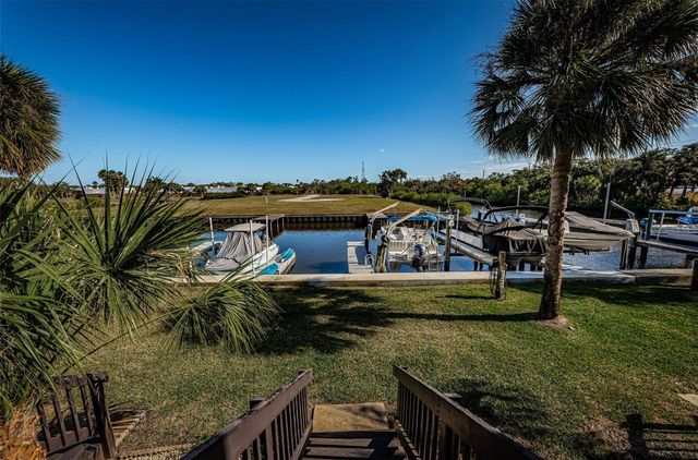 200 MERES BOULEVARD 21, Tarpon Springs, FL 34689