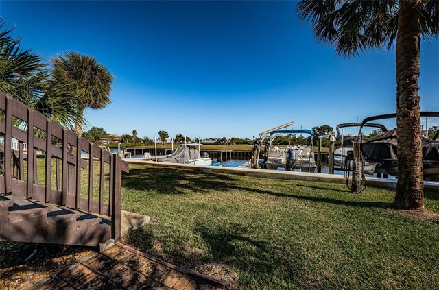 200 MERES BOULEVARD 21, Tarpon Springs, FL 34689