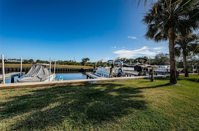 200 MERES BOULEVARD 21, Tarpon Springs, FL 34689
