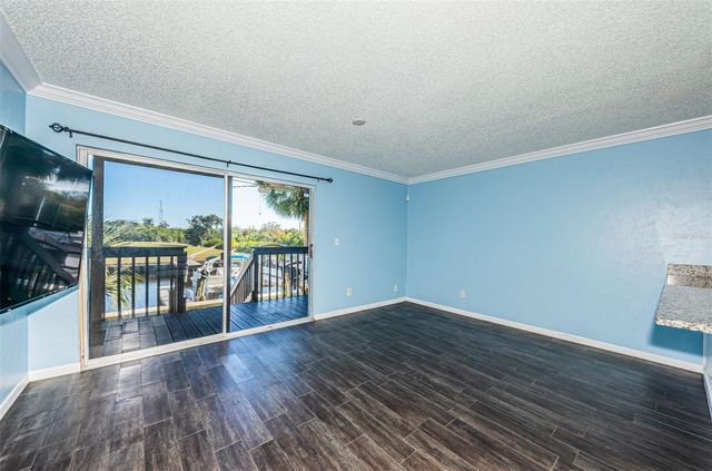 200 MERES BOULEVARD 21, Tarpon Springs, FL 34689