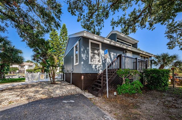 200 MERES BOULEVARD 21, Tarpon Springs, FL 34689