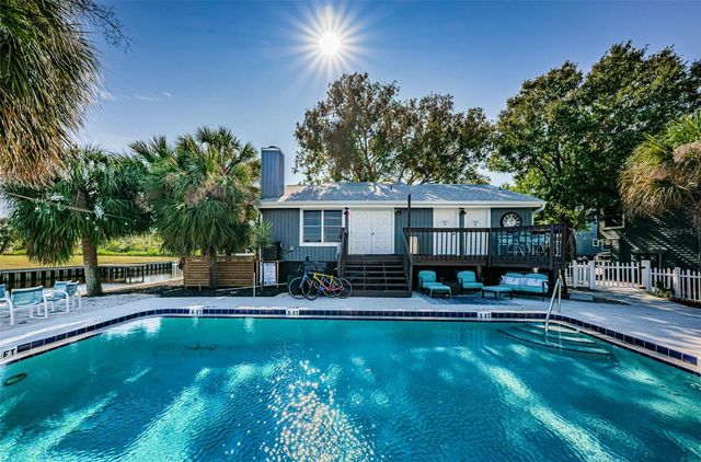 200 MERES BOULEVARD 21, Tarpon Springs, FL 34689