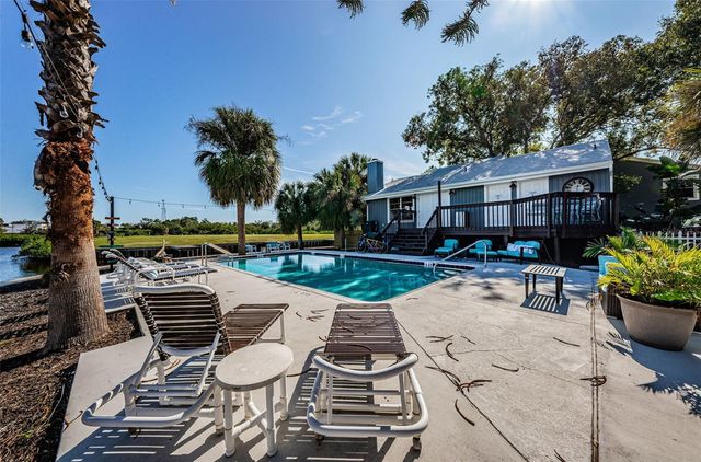 200 MERES BOULEVARD 21, Tarpon Springs, FL 34689