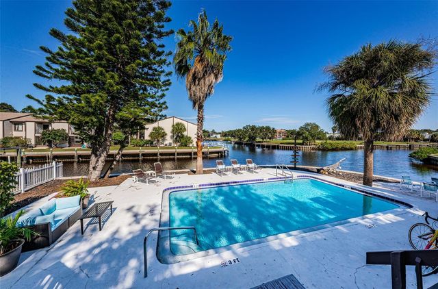 200 MERES BOULEVARD 21, Tarpon Springs, FL 34689