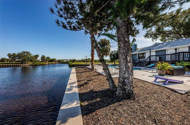 200 MERES BOULEVARD 21, Tarpon Springs, FL 34689