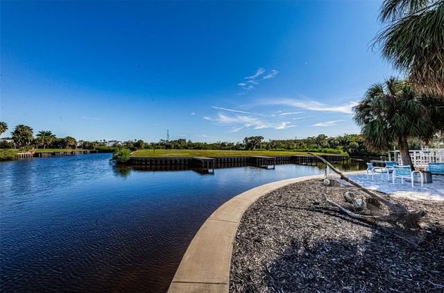 200 MERES BOULEVARD 21, Tarpon Springs, FL 34689