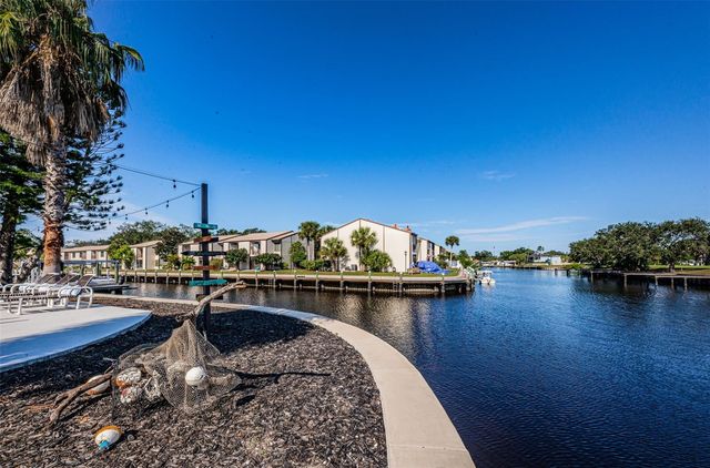200 MERES BOULEVARD 21, Tarpon Springs, FL 34689
