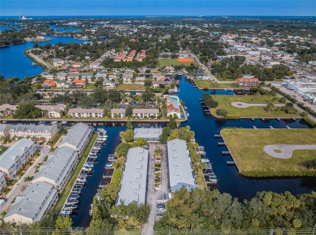 200 MERES BOULEVARD 21, Tarpon Springs, FL 34689