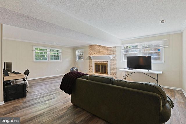 2918 GLENVALE DR, Fairfax, VA 22031