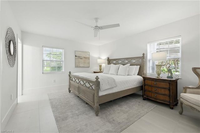 3070 Gulf Shore BLVD N # 107, Naples, FL 34103