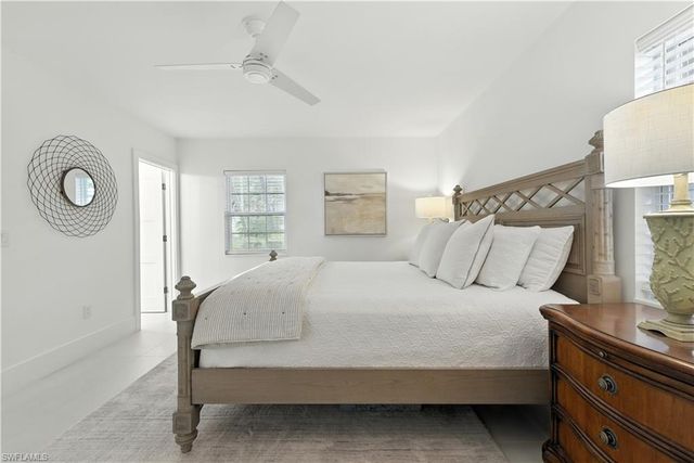 3070 Gulf Shore BLVD N # 107, Naples, FL 34103