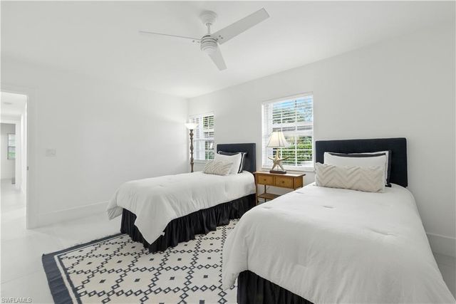 3070 Gulf Shore BLVD N # 107, Naples, FL 34103