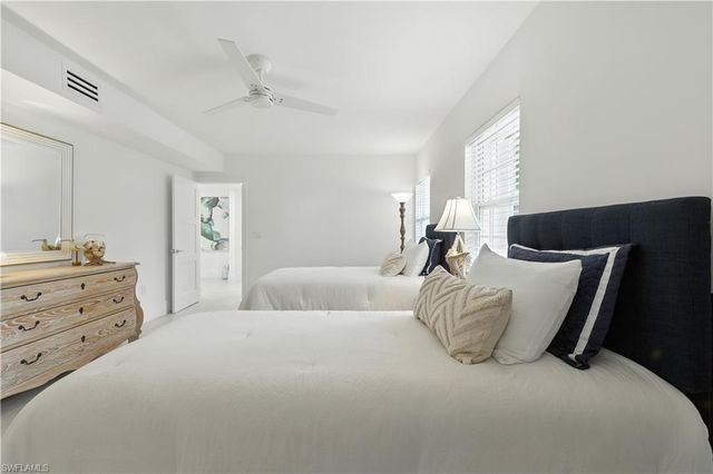 3070 Gulf Shore BLVD N # 107, Naples, FL 34103