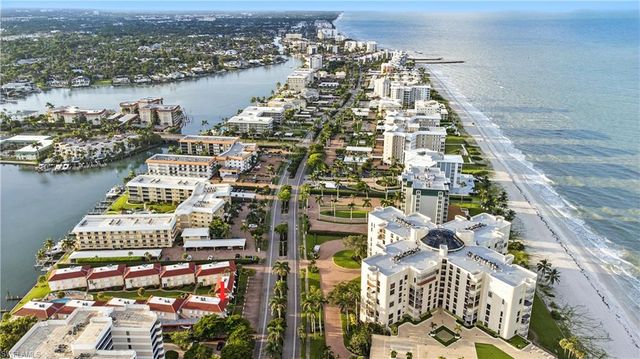 3070 Gulf Shore BLVD N # 107, Naples, FL 34103