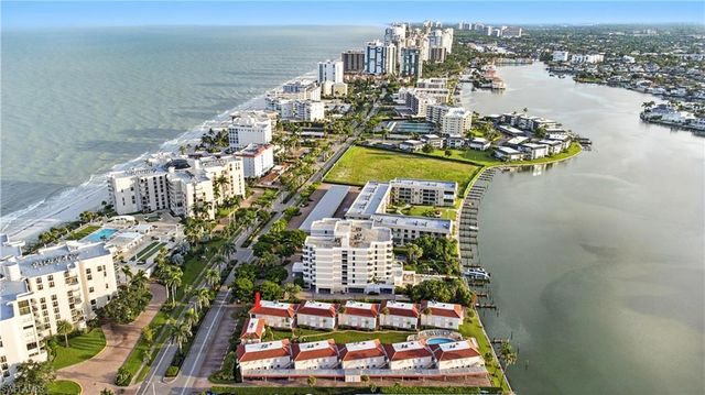 3070 Gulf Shore BLVD N # 107, Naples, FL 34103