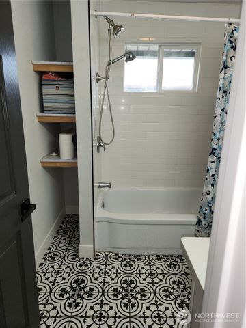 403 Louviers Avenue, Dupont, WA 98327