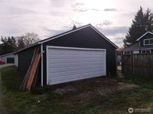 403 Louviers Avenue, Dupont, WA 98327