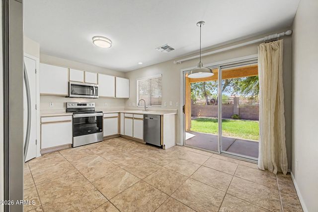 11123 W HEATHERBRAE Drive, Phoenix, AZ 85037