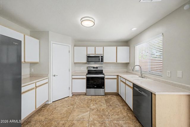 11123 W HEATHERBRAE Drive, Phoenix, AZ 85037