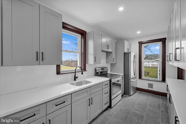 2132 MAIN ST, Lititz, PA 17543