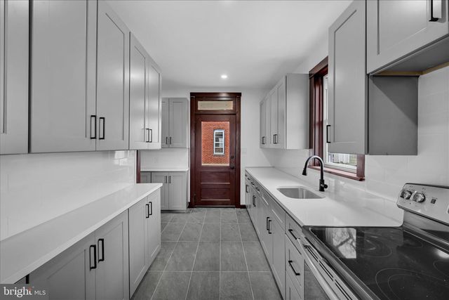 2132 MAIN ST, Lititz, PA 17543