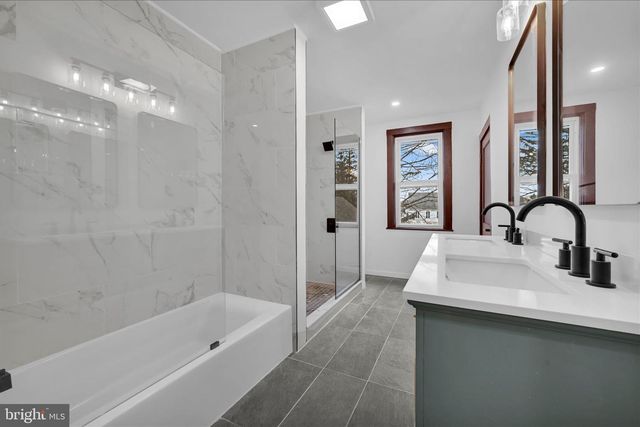 2132 MAIN ST, Lititz, PA 17543