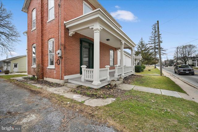 2132 MAIN ST, Lititz, PA 17543