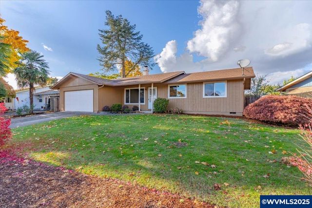 4803 Regal Dr NE, Salem, OR 97301