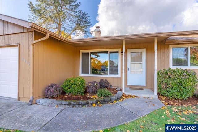 4803 Regal Dr NE, Salem, OR 97301