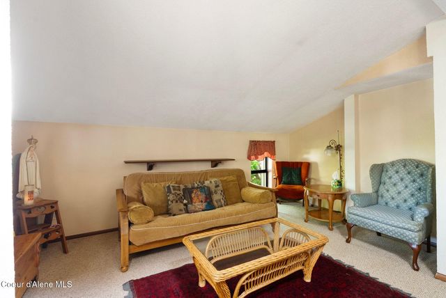 910 Otts Rd, Sagle, ID 83860