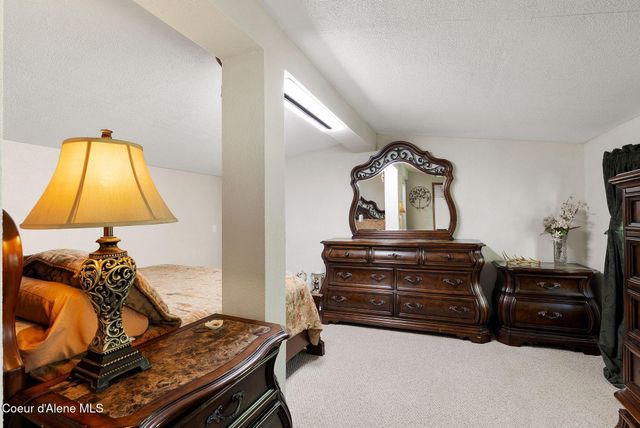 910 Otts Rd, Sagle, ID 83860