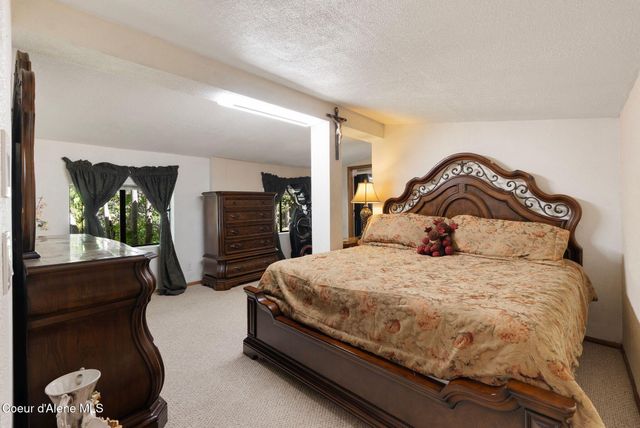 910 Otts Rd, Sagle, ID 83860