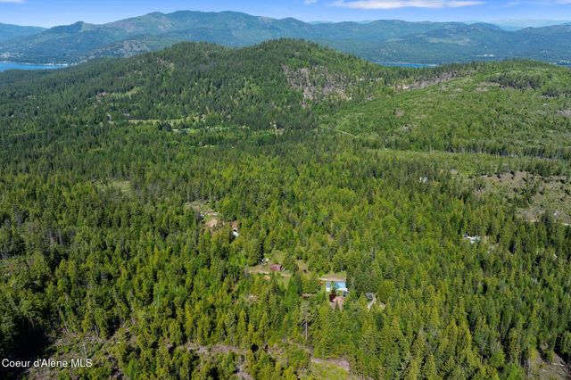 910 Otts Rd, Sagle, ID 83860