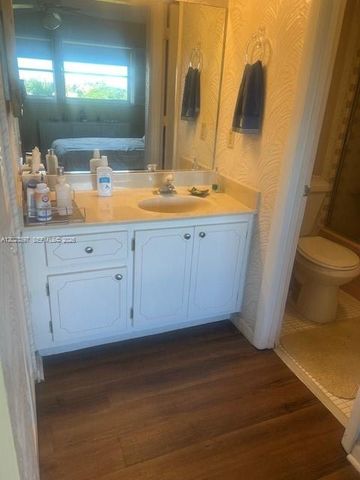7797 Golf Cir Dr 310, Margate, FL 33063