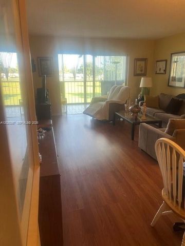 7797 Golf Cir Dr 310, Margate, FL 33063