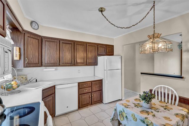 70 Martin Road N, Bethpage, NY 11714