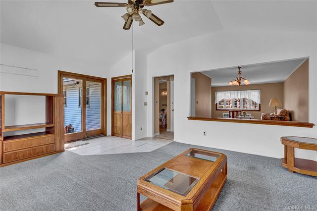 70 Martin Road N, Bethpage, NY 11714