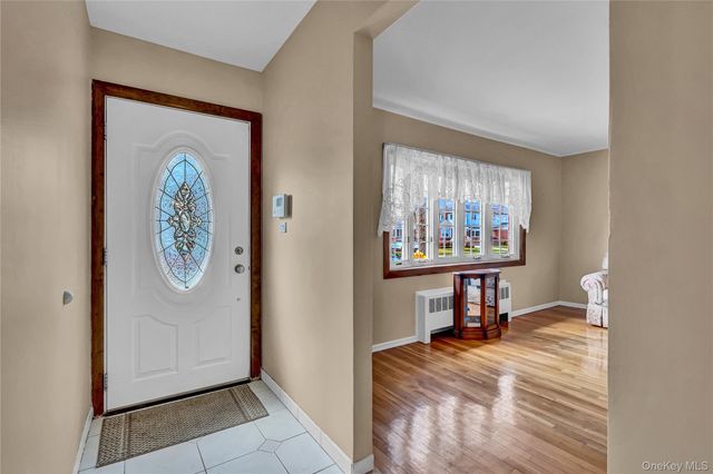 70 Martin Road N, Bethpage, NY 11714
