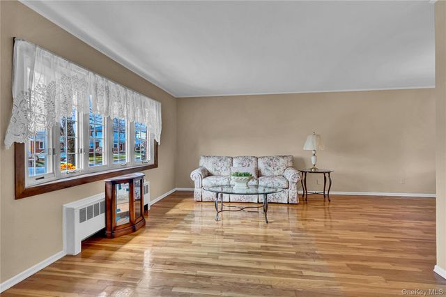 70 Martin Road N, Bethpage, NY 11714
