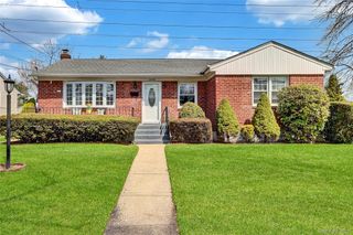 70 Martin Road N, Bethpage, NY 11714
