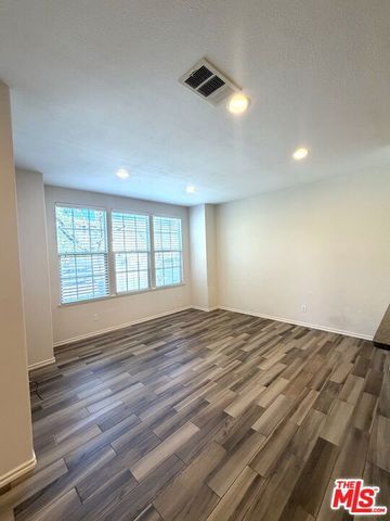 27030 Victoria Lane 76, Valencia, CA 91355