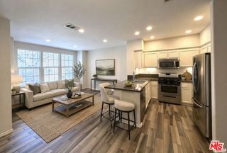 27030 Victoria Lane 76, Valencia, CA 91355