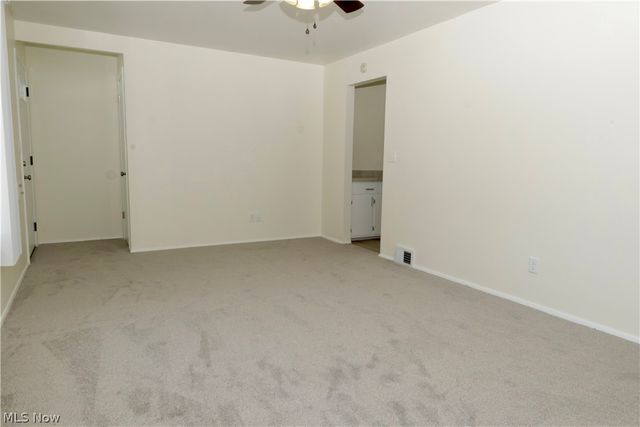 390 Lynne Drive, Sheffield Lake, OH 44054