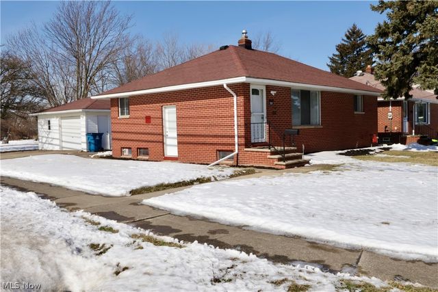 390 Lynne Drive, Sheffield Lake, OH 44054