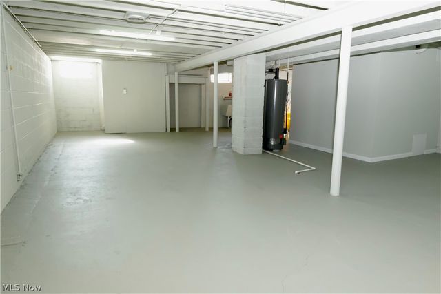 390 Lynne Drive, Sheffield Lake, OH 44054