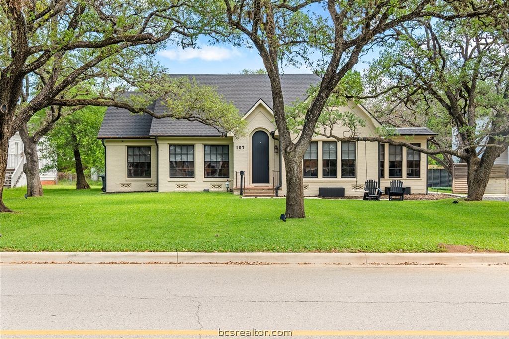 107 Pershing Avenue, College Station, TX 77840 — photo 2