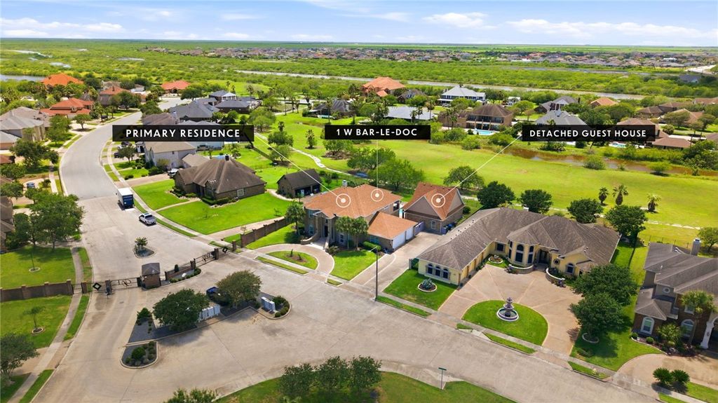 1 W Bar Le Doc Dr, Corpus Christi, TX 78414 — photo 2