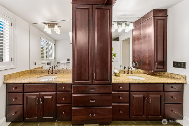 1225 9th Avenue W, Seattle, WA 98119