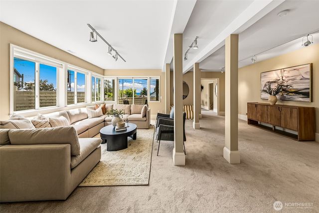 1225 9th Avenue W, Seattle, WA 98119